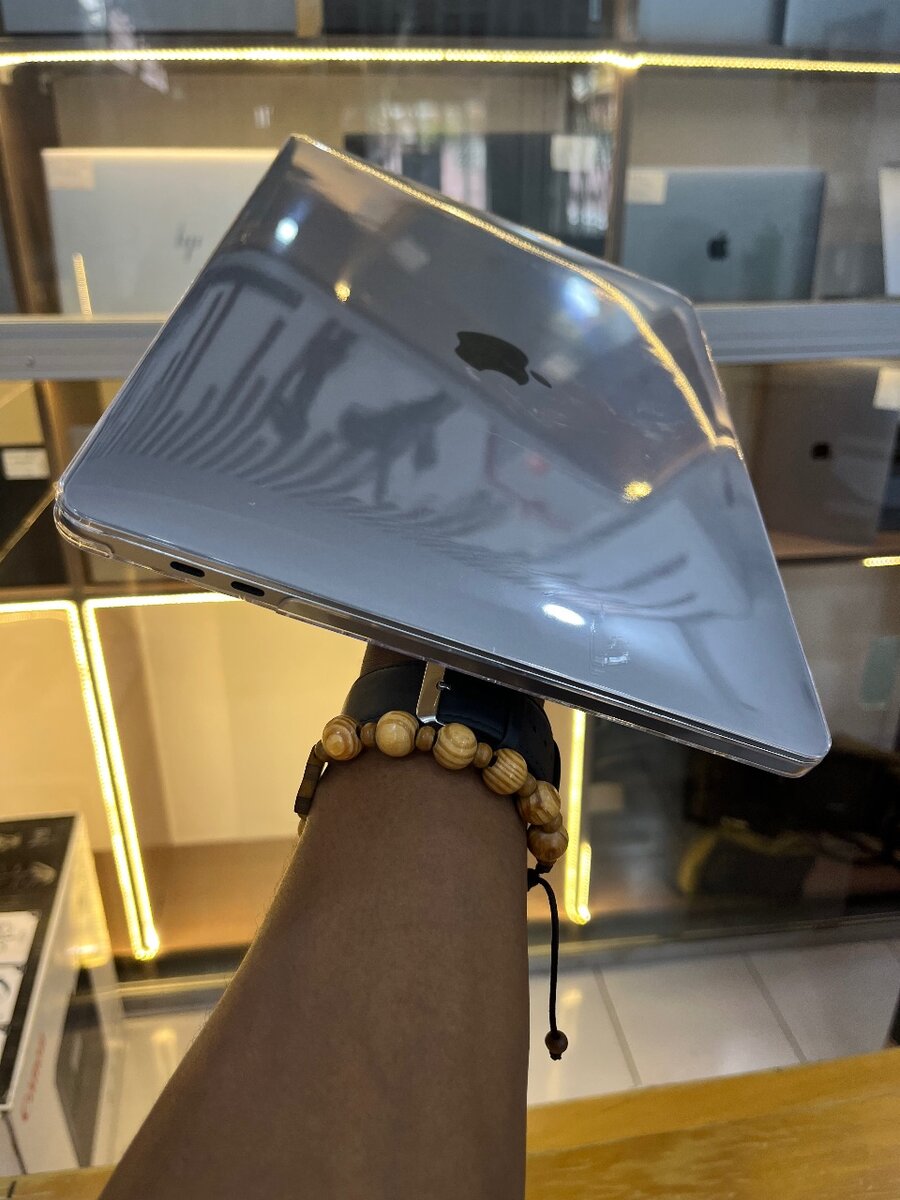 MacBook Pro 2022 Apple M2