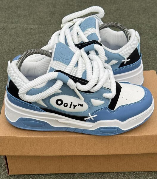 Chaussure original disponible