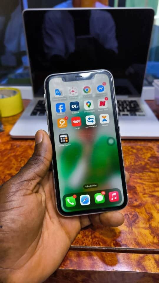 IPHONE 11 simple 64giga