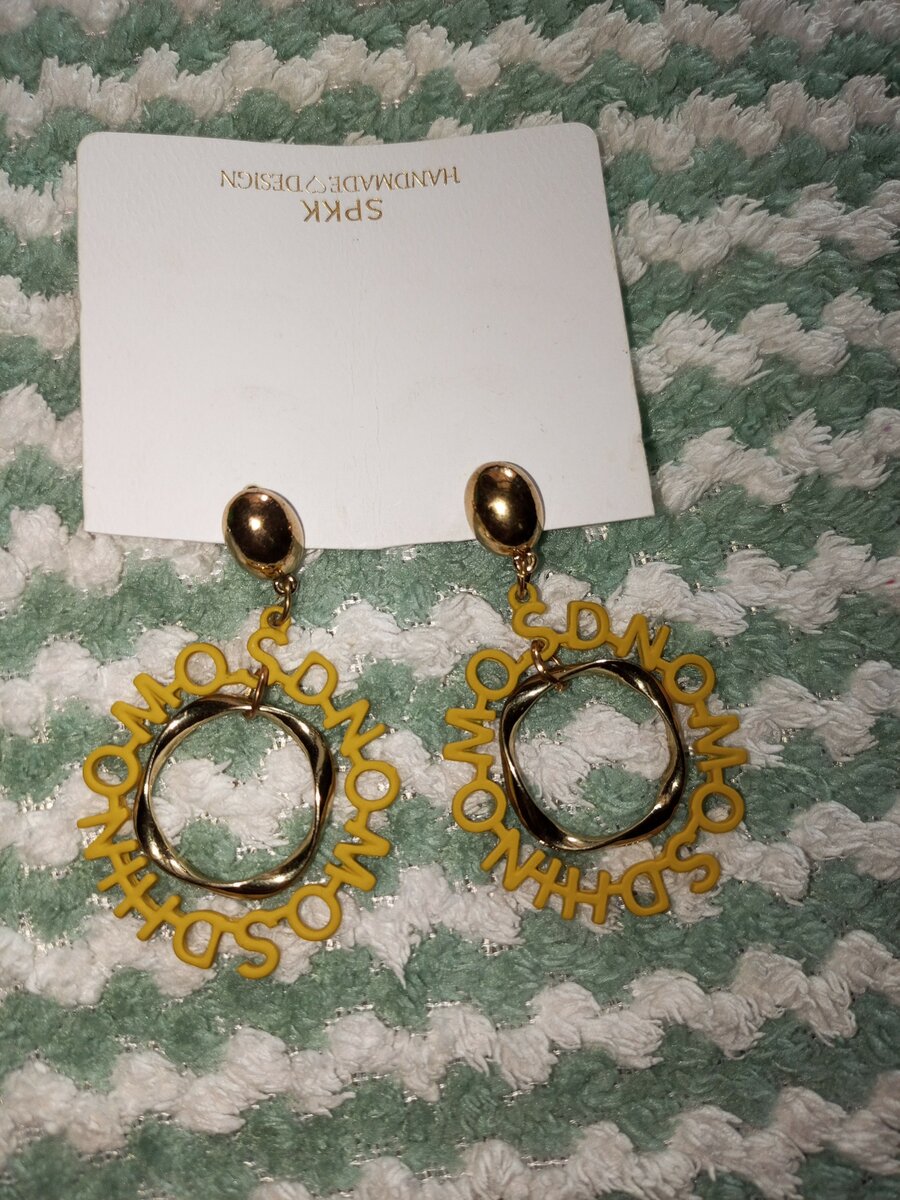 Quality earings 40 cedis each