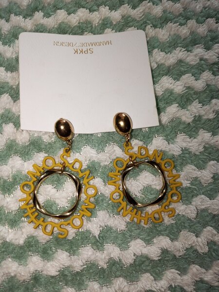 Quality earings 40 cedis each