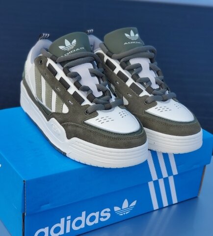 Adidas 2000 Sneakers
