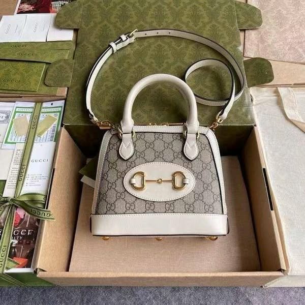 white gucci bag