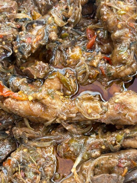 Repas épicé de viande et légumes