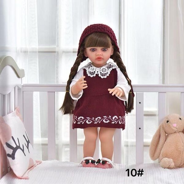 Poupée réaliste habillée