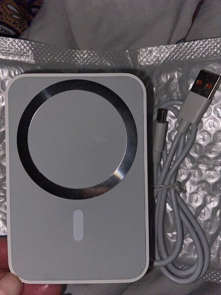 MagSafe зарядник для авто