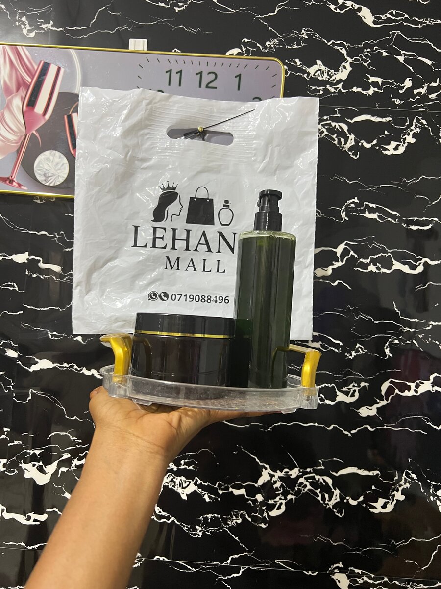 Savon nettoyant et traitant