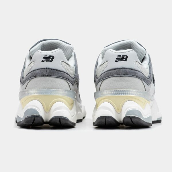 Chaussures New Balance grises