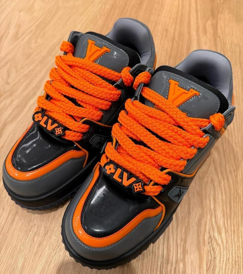 LOUIS VUITTON CLASSIC