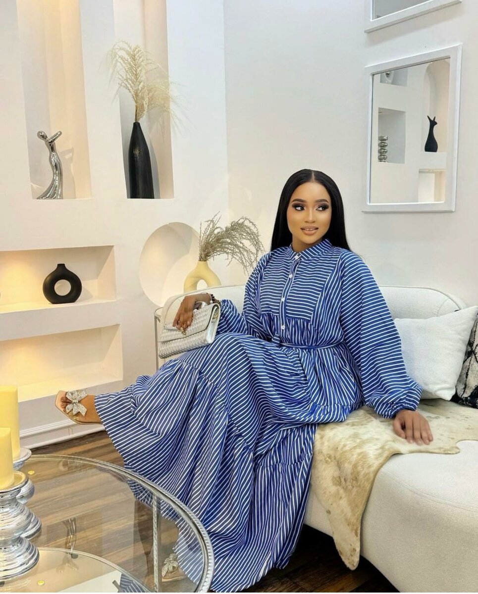 Robe longue rayée élégante