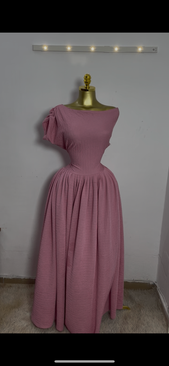 Robe longue élégante rose