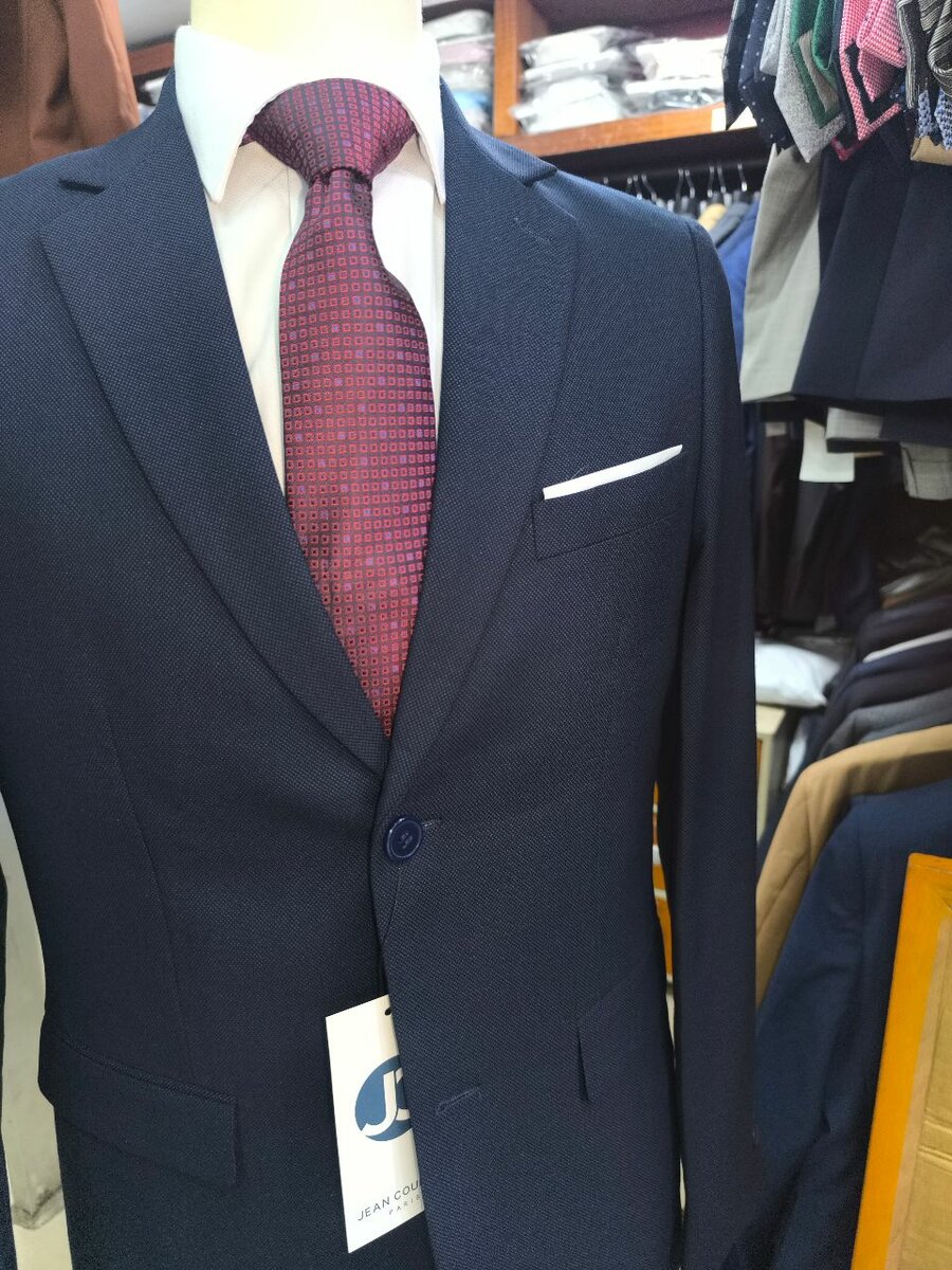 Costume élégant pour hommes