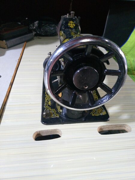 Vintage Hand Crank Sewing Machine