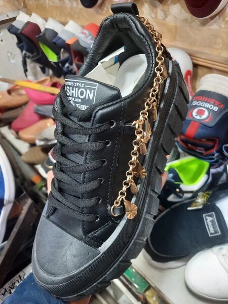 Girls shoe