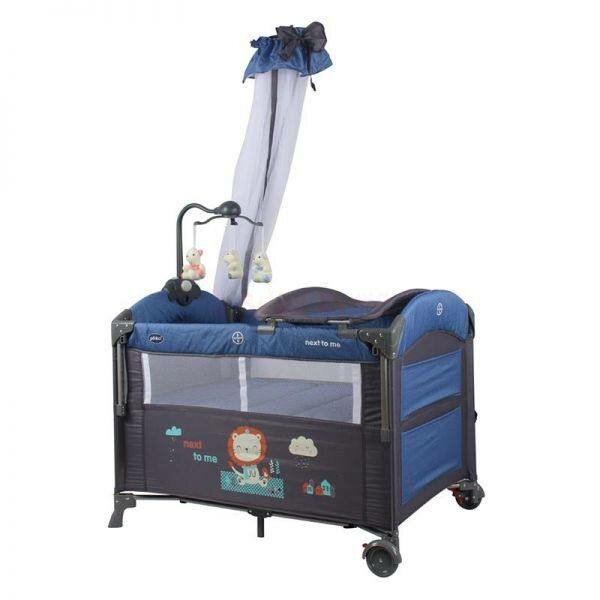 Berceau lit de bébé avec moustiquaire