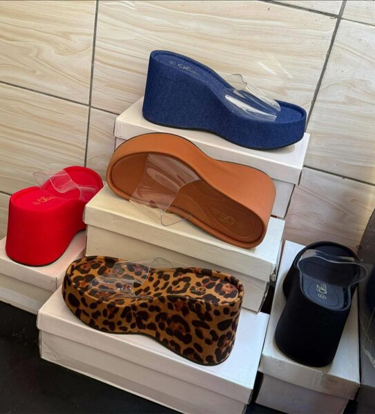 Sandales Compensées Transparentes