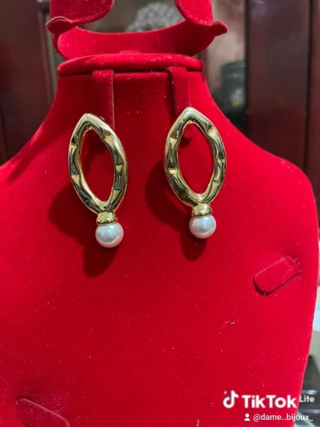 Boucles d'oreilles élégantes en perles