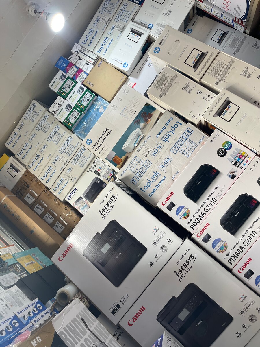 Fournitures bureau informatiqu