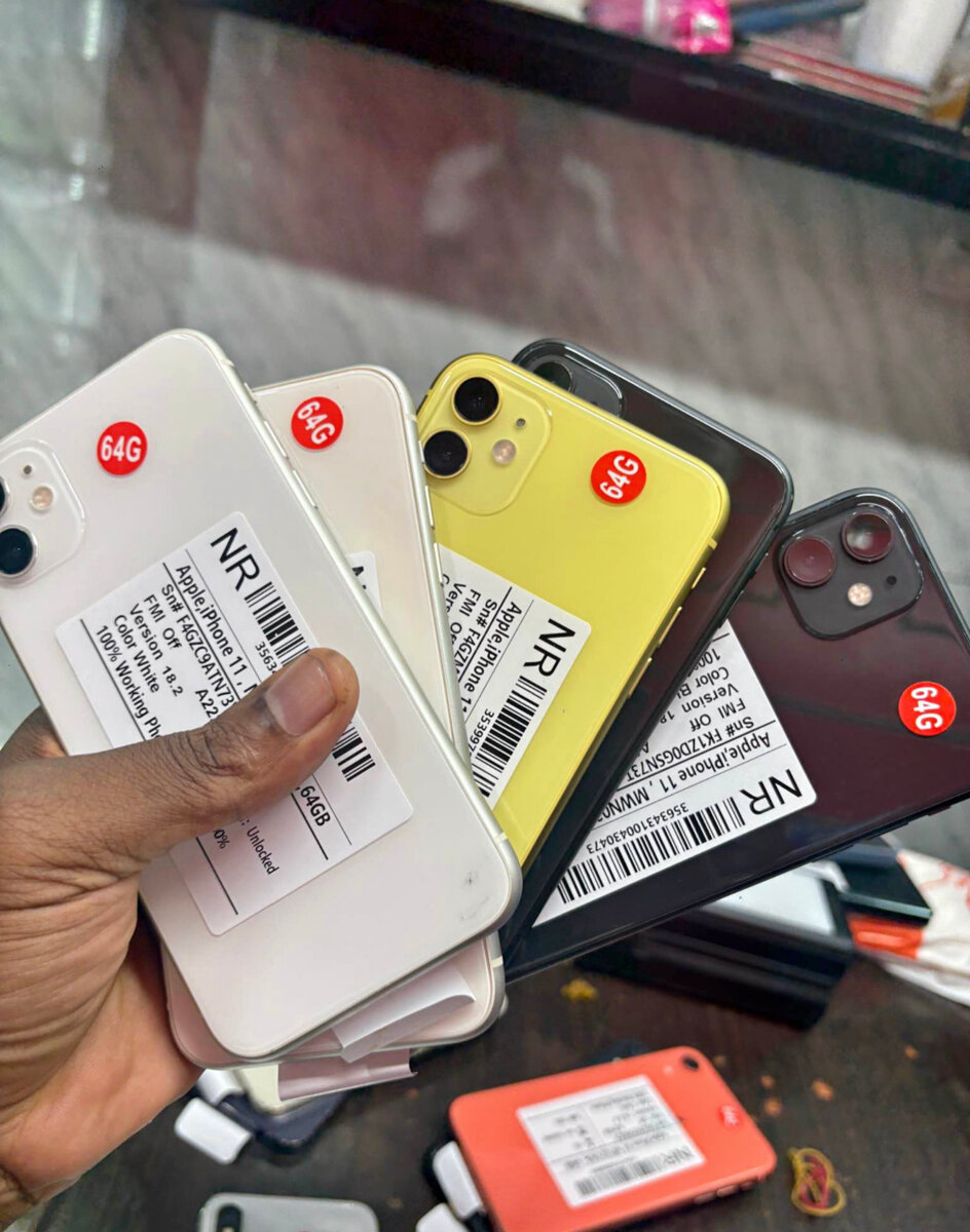 phone 11 simple colorés 64Go