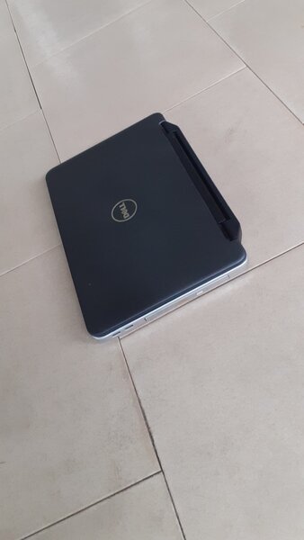 Dell inspiron N5050 Intel (R) Core *i5*  2.40GHz processor (