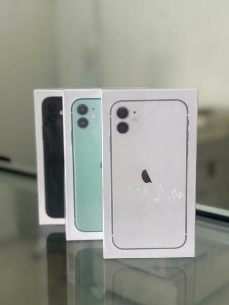 BRAND NEW IPHONE 11 128Gb (LL)