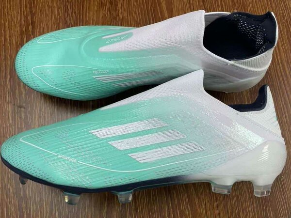 Crampon adidas F50 sans lacets