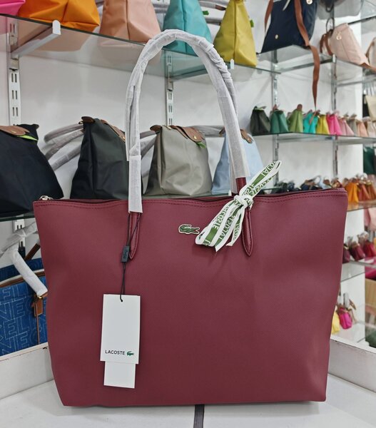 Sac fourre-tout Lacoste élégant