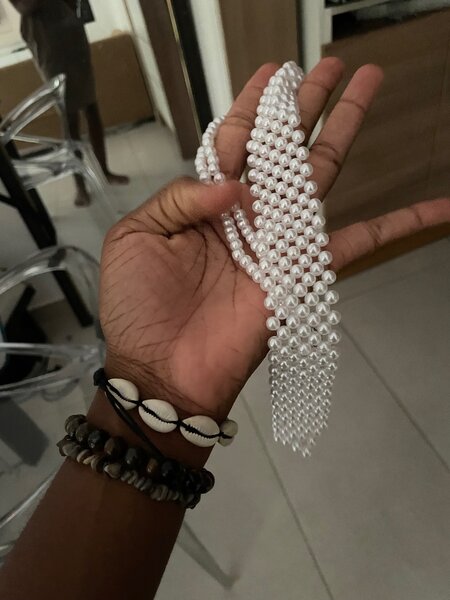 Cravate perlée élégante