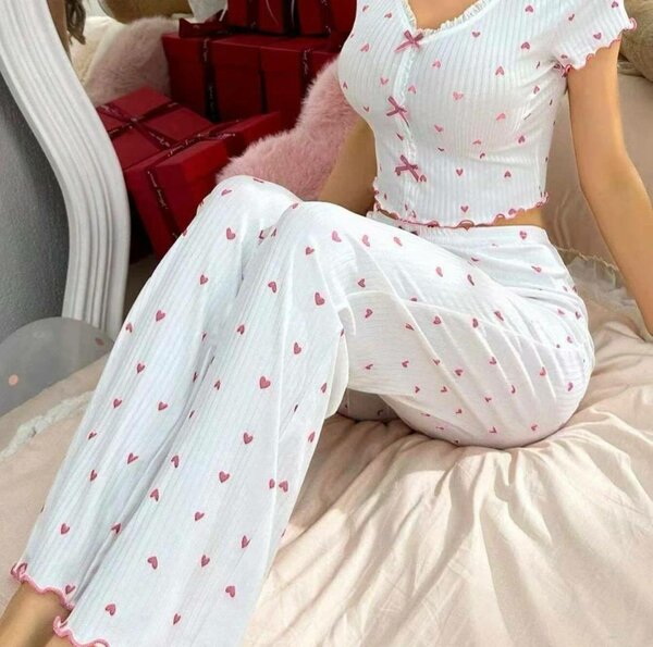 Pyjama confortable à motifs cœurs