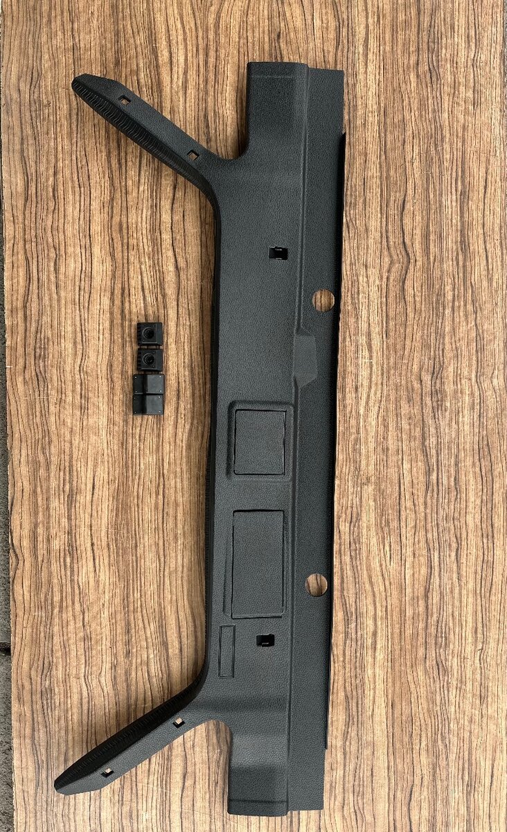 Бабочка багажа Mercedes-Benz W124