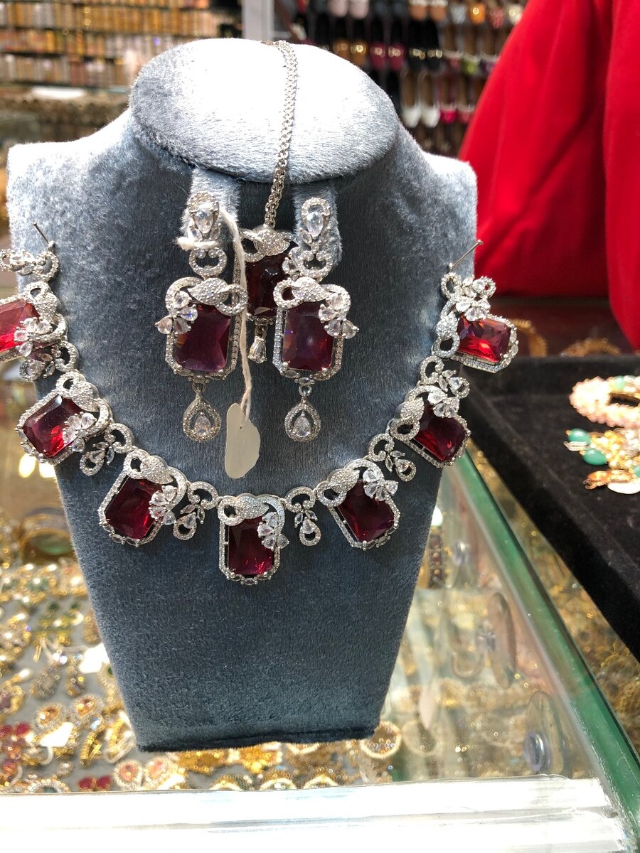 Neckless And Earings