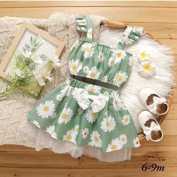 2pieces  Floral top and skirt