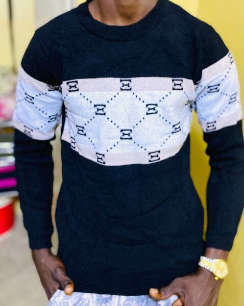 Pull-over élégant à motifs