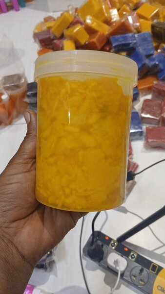 Savon naturel au curcuma