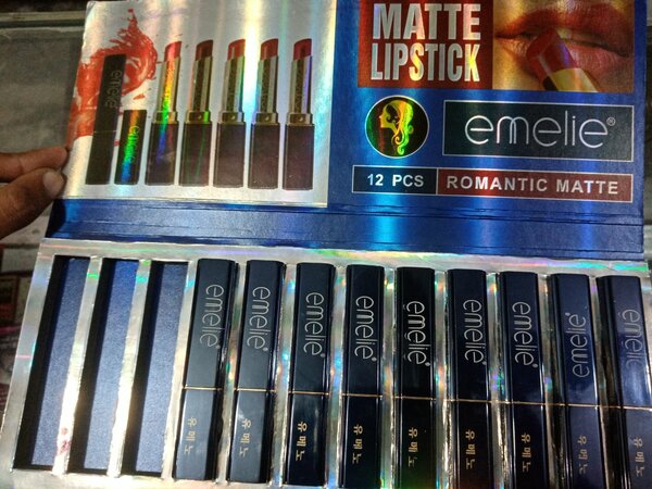 Emelie lipstick