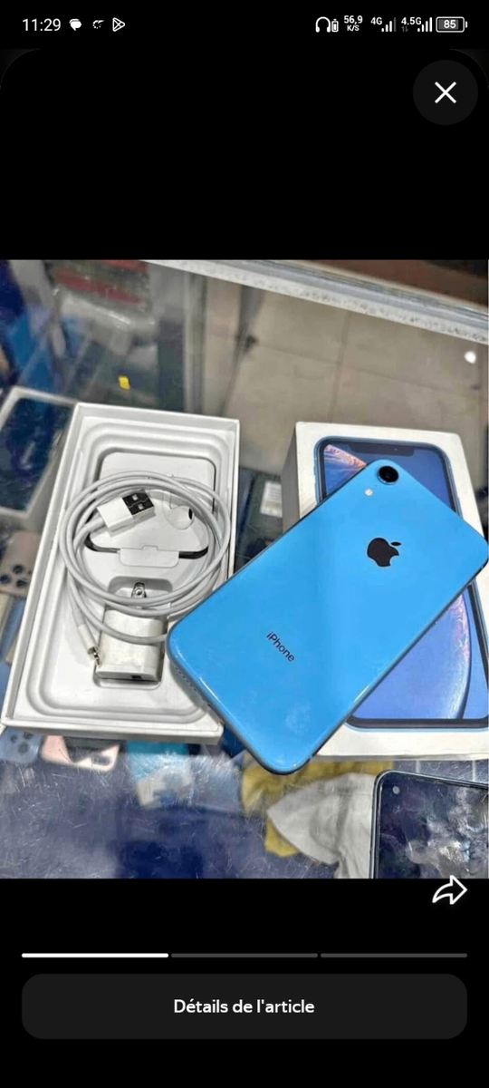 iPhone Bleu avec Accessoires