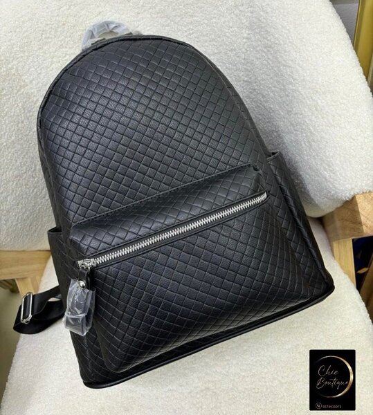 Sac à dos chic en cuir noir