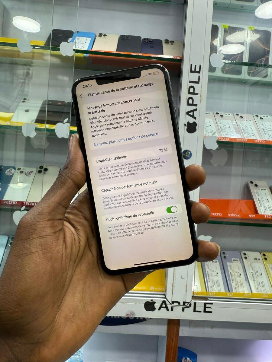 IPHONE 11PRO MAX 64GO SANS ID