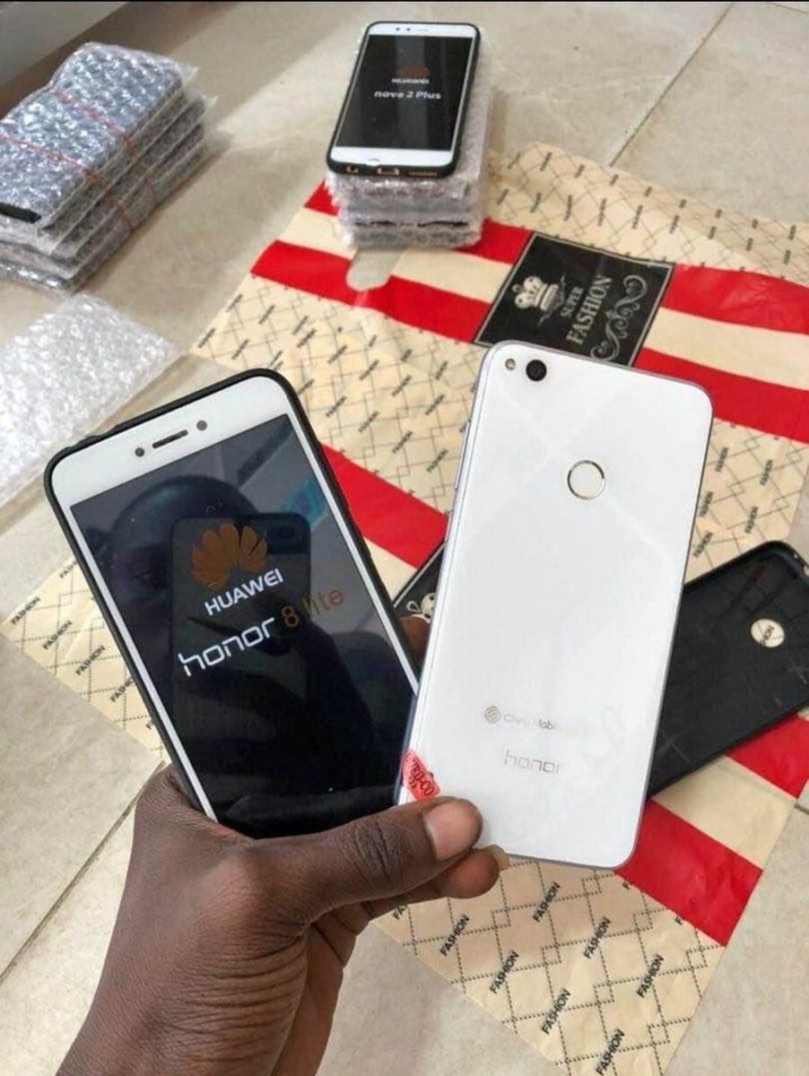 Huawei Honnor 8 lite (casi-neuf )