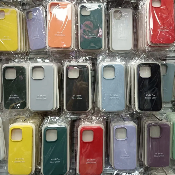 Coque Silicone iPhone 15 Colorée