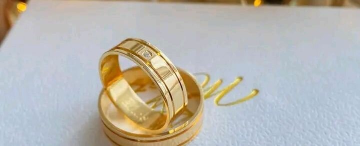 Alliances en or élégantes