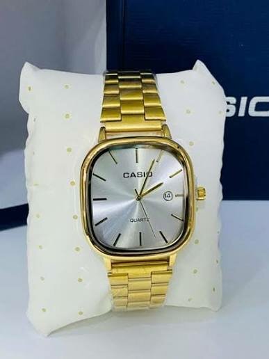 Montre Casio Dorée Élégante