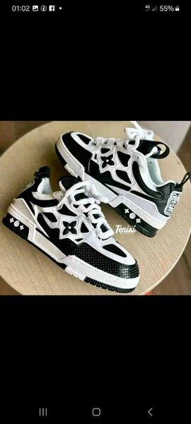 Baskets tendance noir et blanc