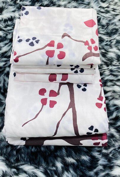  set includes 2 bedsheets and 4 pillowcases.