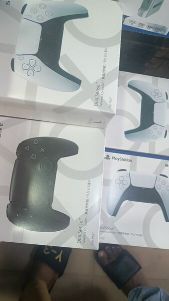 PS5 controller