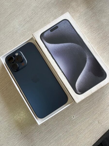 iPhone 15 pro Max CE   État
