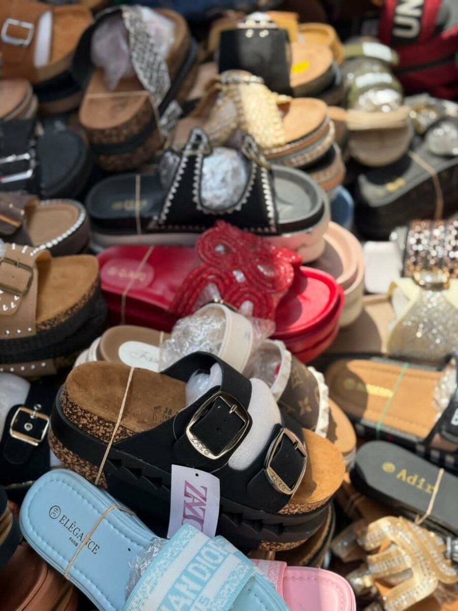 Sandales confortables élégantes