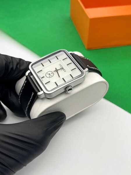 Montre Carree Élégante Luxe