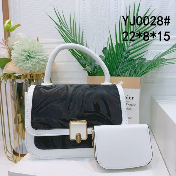 Sac à main élégant avec pochette