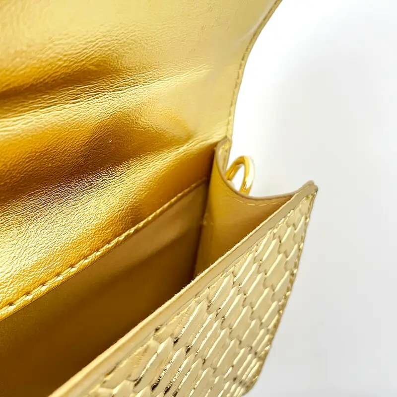 Clutch doré élégant femme